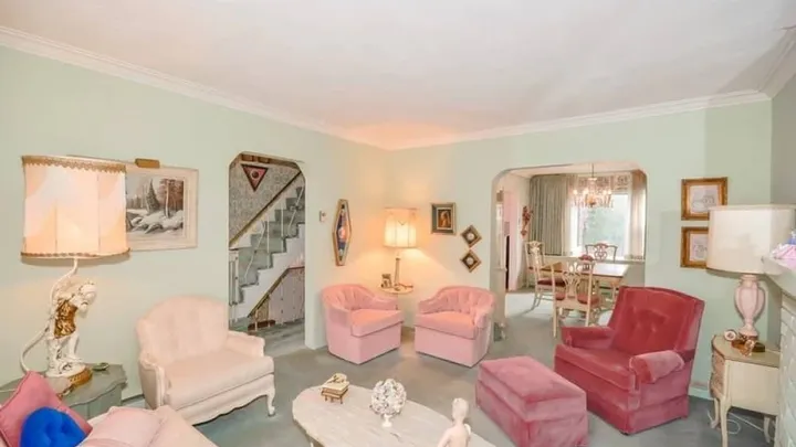 This 96-year-old lady is selling her house and what's inside will amaze you!