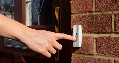 Kabinet wil strengere regels voor straat- en deurverkoop