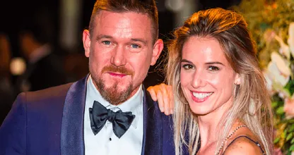 Johnny de Mol vertelt over de best wel heftige zwangerschap van zijn Anouk: "Het gaat nu beter"