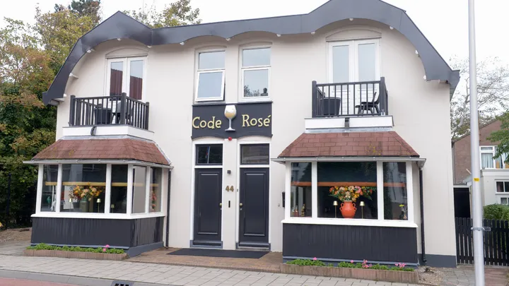 Makelaar Code Rosé geeft update over verkoop van pension van De Meilandjes