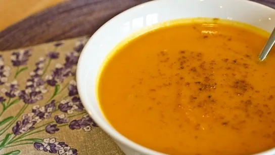 Lecker, einfach und günstig: Süßkartoffelsuppe! Die wirst du lieben!