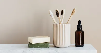 14 x waarom tea tree olie het natuurlijke wondermiddeltje voor in huis is