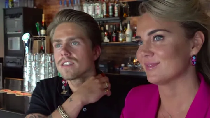 Er is flinke ophef ontstaan om DEZE foto van de pasgeboren André Hazes III, wat vind jij hiervan?