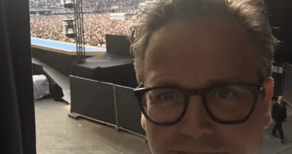 Dit is 'm dan: het wassenbeeld van Guus Meeuwis! Vind jij het een beetje lijken?
