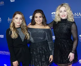 OG3NE komt met een magische virtuele kerstshow