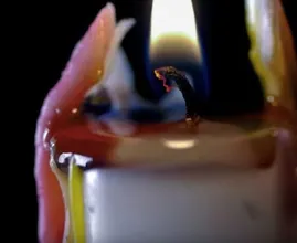 This is how you remove candle wax from all types of surfaces