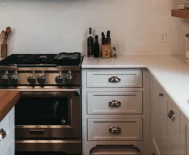 Zo maak je de keuken in 10 minuten brandschoon