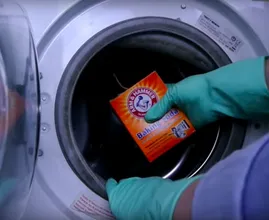 4 redenen waarom je een doosje baking soda bij je wasmachine moet zetten