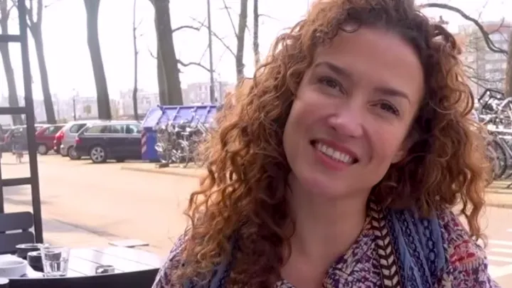 Katja Schuurman verrast volgers met nieuwe uitvoering van 'Ademnood'