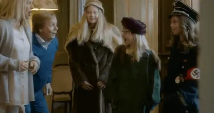 Satirisch programma Koefnoen onder vuur door DEZE persiflage op de koninklijke familie.. Moet dit kunnen of niet?