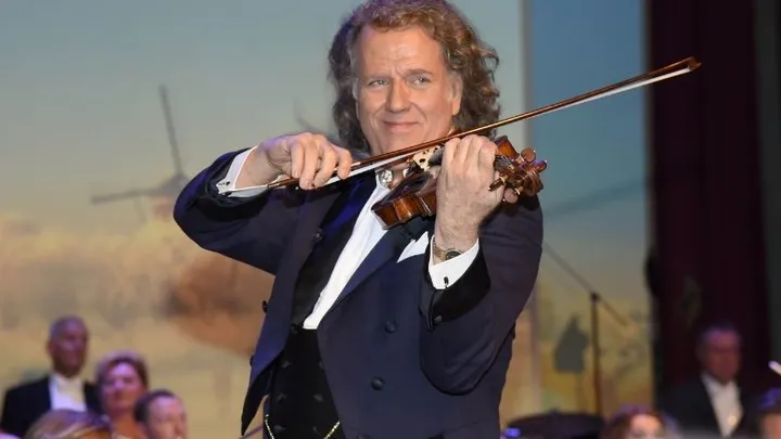 André Rieu hekelt vakantie Willem-Alexander en Máxima