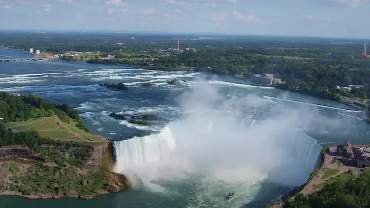 Researchers Drained The Niagara Falls - They Weren't Ready For This Horrible Discovery
