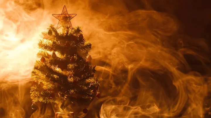 Verwoest je feestdagen niet! Deskundige waarschuwt voor elektrische gevaren tijdens kerst