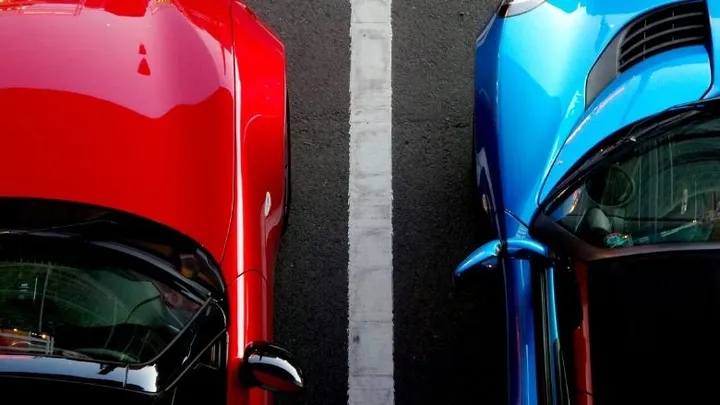 Un couple a caché un grand secret derrière cette porte de garage - jusqu'à ce que les autorités découvrent leur plan.