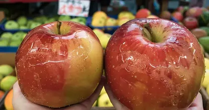 リンゴは洗ってから食べますか？ そうすべきでない理由についてご紹介します。