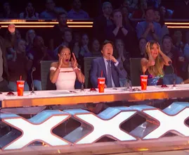 Fout tijdens trapeze-act bij America's Got Talent doet het publiek flink schrikken