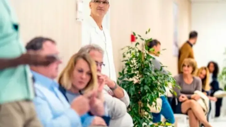 3 settimane dopo aver partorito due gemelli, la mamma si sente male - Il medico dopo l'ecografia: "Mi dispiace"