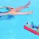 Aus einer Schwimmnudel diesen genialen, schwimmenden Getränkehalter basteln!