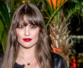 Robin Martens showt afgetraind lichaam in lingerie