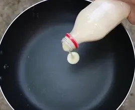 Einfaches leckeres Pfannenkuchen Rezept - praktisch aus der Flasche und ohne Abwasch