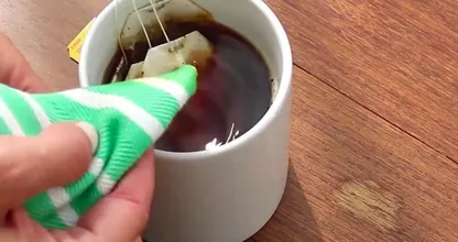 This is how you get scratches and stains out of your wood floor