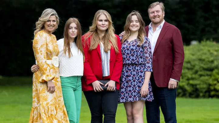 'Amalia en Alexia hebben hun vriendjes meegenomen naar Griekenland'