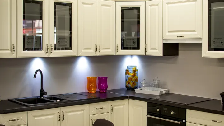 These are 5 kitchen cleaning tasks you can do in less than a minute!