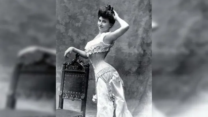 Así era el cuerpo femenino perfecto hace 100 años (y cada década después)