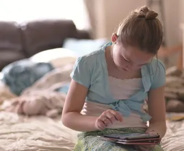 Moeder waarschuwt voor video’s met zelfmoordinstructies op YouTube Kids-app