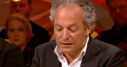 SBS6 presentator André van der Toorn over zijn traumatische jeugd: "Onvoorwaardelijk vertrouwen is er bijna niet"