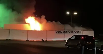 Verdachte brandstichting GGD-testlocatie rellen Urk opgepakt