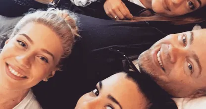 Vader van dames O'G3NE mengt zich in de discussie: "Ik ben woest!"
