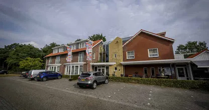 Koopcontract hotel in Albergen al getekend voor COA