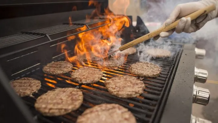 Important: this is the only safe way to light a barbecue!