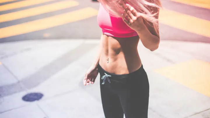5 ejercicios para tus abdominales que puedes hacer en tan solo un minuto