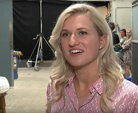 Britt Dekker haalt uit naar kritische columnist Angela de Jong