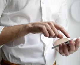 Let op: oplichters sturen nep-SMS om corona-app te installeren