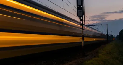 Trein doorboort bus: 'Godzijdank geen passagiers in de bus'