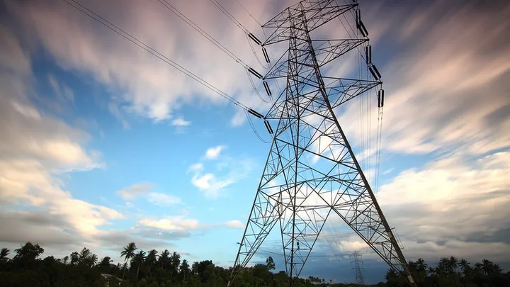Oh, entonces esto es lo que significan esas bolas en los cables de alto voltaje