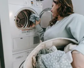 Aha! Dit gebeurt er met sokken die je 'kwijtraakt' in de wasmachine