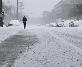 Comment faire face aux routes glissantes en sortant en hiver