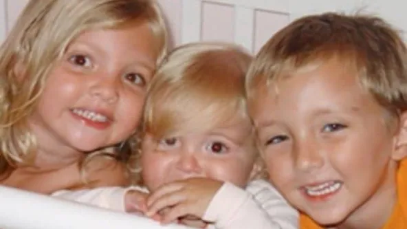 Un accident de la route tragique a tué les trois enfants de cette famille. Un an plus tard, un miracle s’est produit !