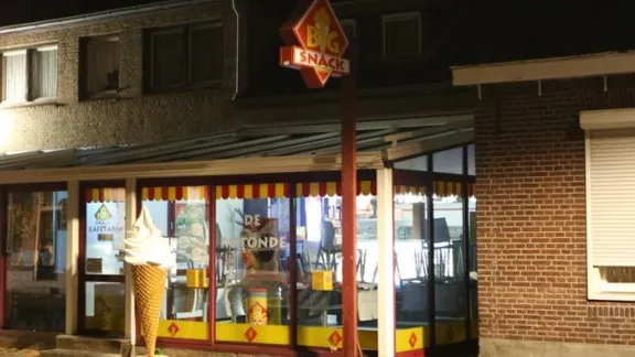 De dader van deze gewapende overval is voortvluchtig, heb jij iets gezien of gehoord? DELEN svp!