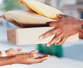 PostNL stopt met briefjes in de brievenbus als bezorger voor een dichte deur staat