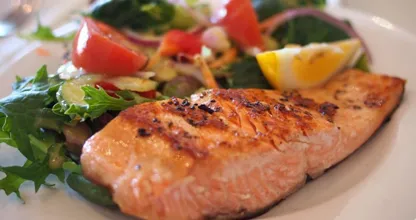 Schockierend: Wusstest du das hier über den Lachs im Supermarkt?