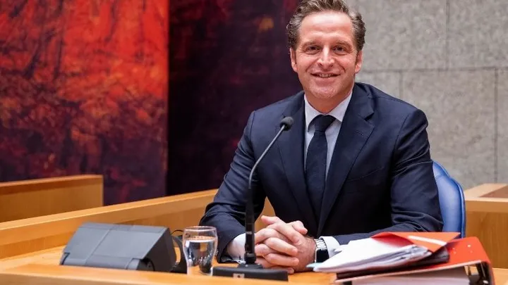 Dochter Hugo de Jonge wil niet meer samen met haar vader over straat