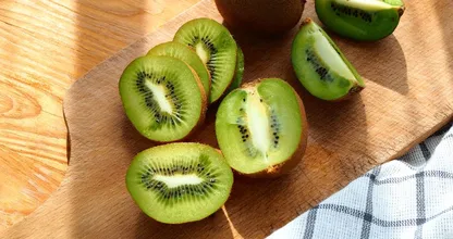 Wat is gezonder: een gele of een groene kiwi?