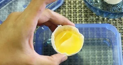 Dit maskertje maakt je huid strakker dan ooit tevoren! Met maar 3 ingrediënten zie je er 10 jaar jonger uit1