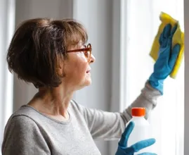 Dit is waarom je schoonmaakazijn nooit met bleek moet mengen