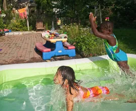 Man in Tilburg gooit muizengif in kinderzwembadje van de buren